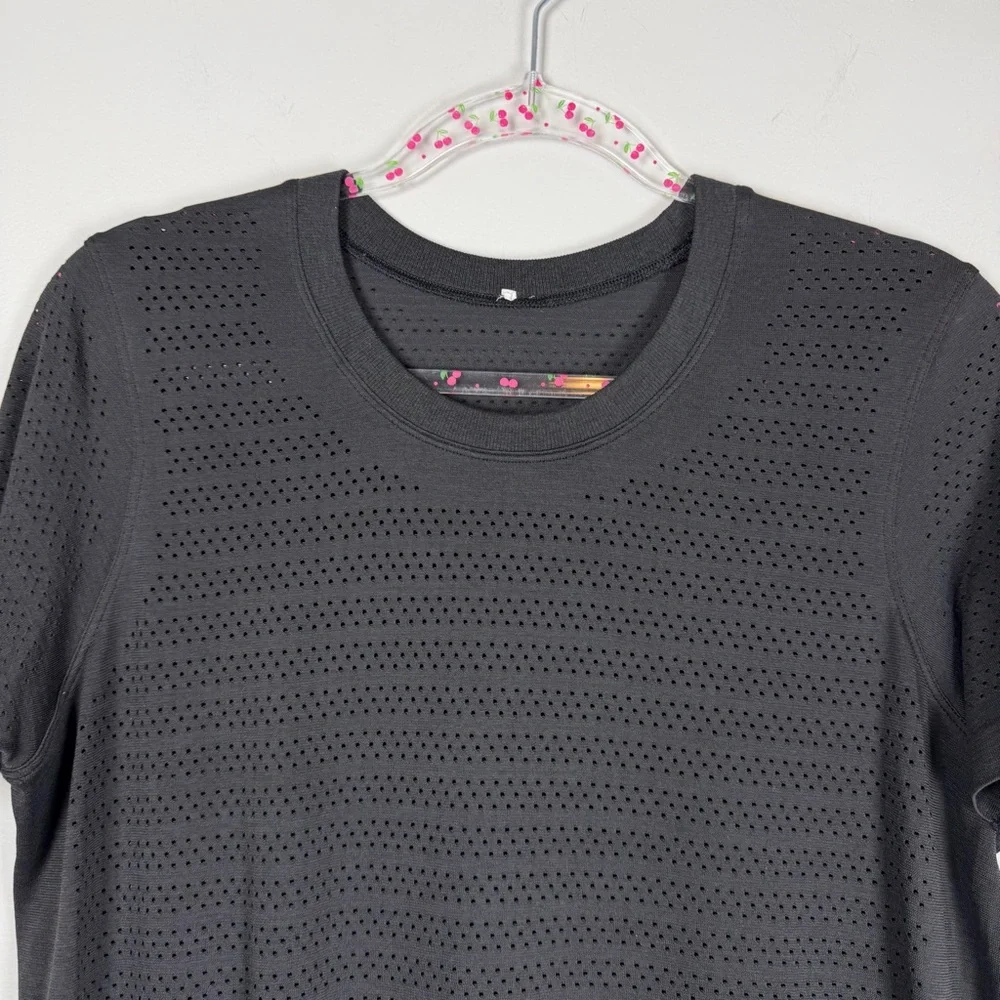 Lululemon Breeze By Short Sleeve Top Black Running Work Out Casual Womens Large